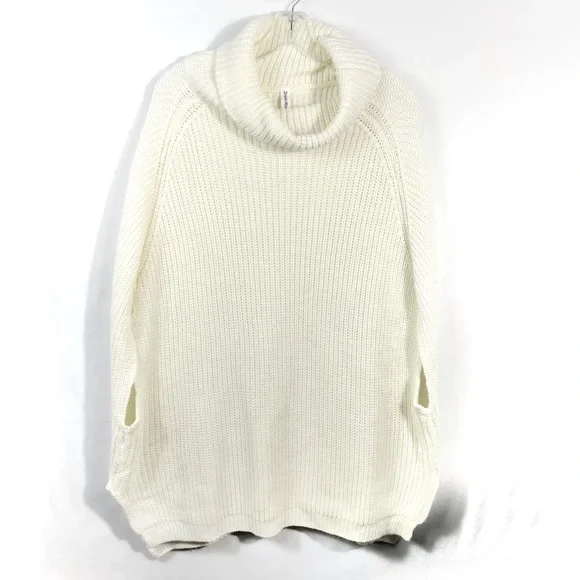White chunky turtleneck hot sale sweater